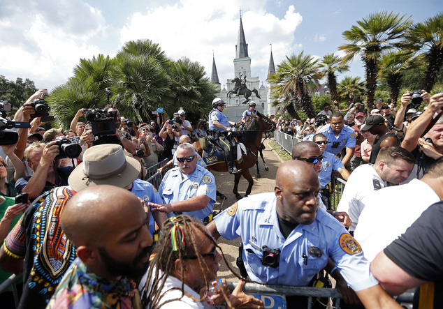 美新奥尔良市抗议者要求拆除涉“白人至上”纪念碑