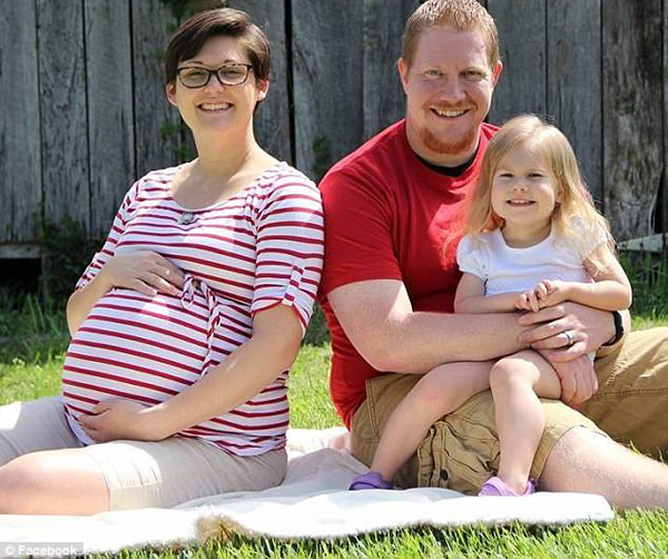 美国一女子顺产生下12斤重巨婴