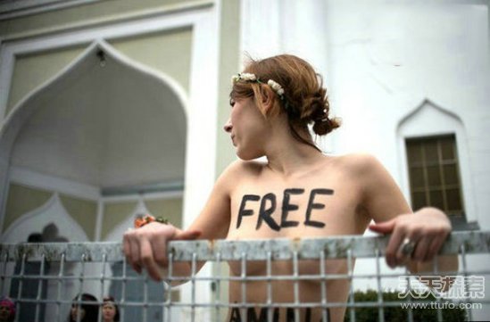 世界上10大最奇葩的裸体法律：在家裸体违法