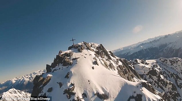 无人机高速航拍雪山 高清画面令人眩晕