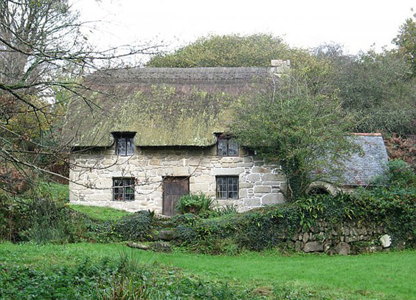 英夫妇花费巨资改造租住小屋面临无续住权尴尬